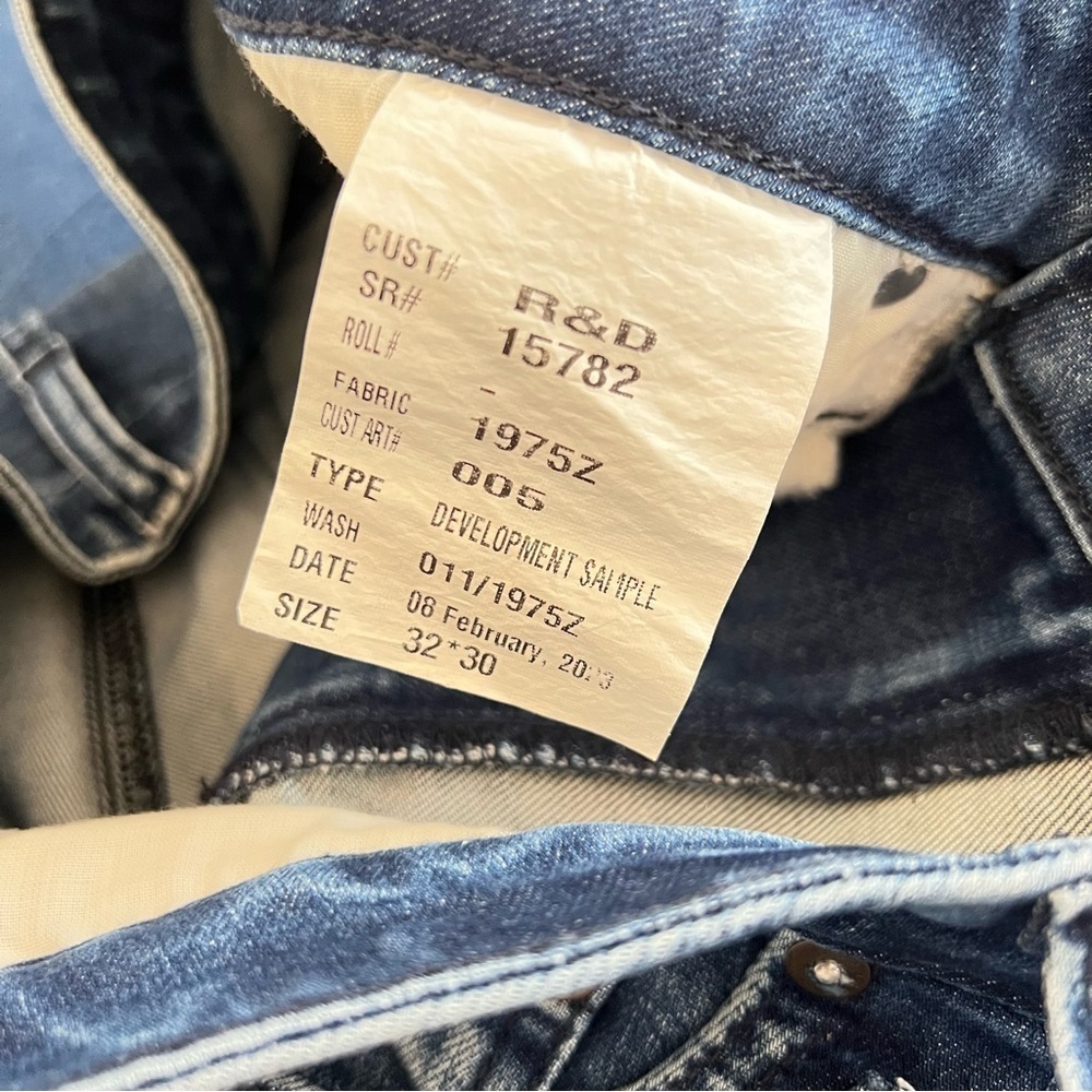 Express Size 32 X 30 Relaxed Fit Blue Denim Pants Jeans - Picture 6 of 7